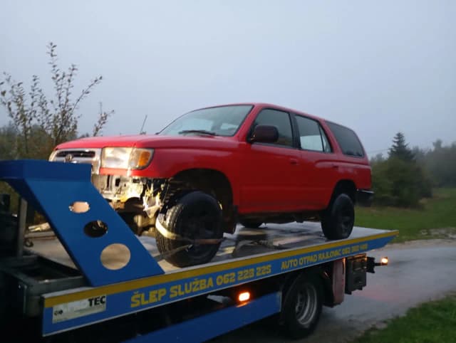 Šlepanje auta po danu