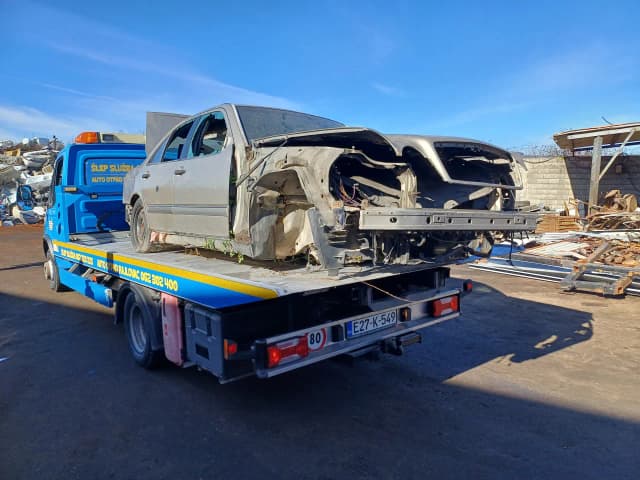 Šlepanje auta po danu